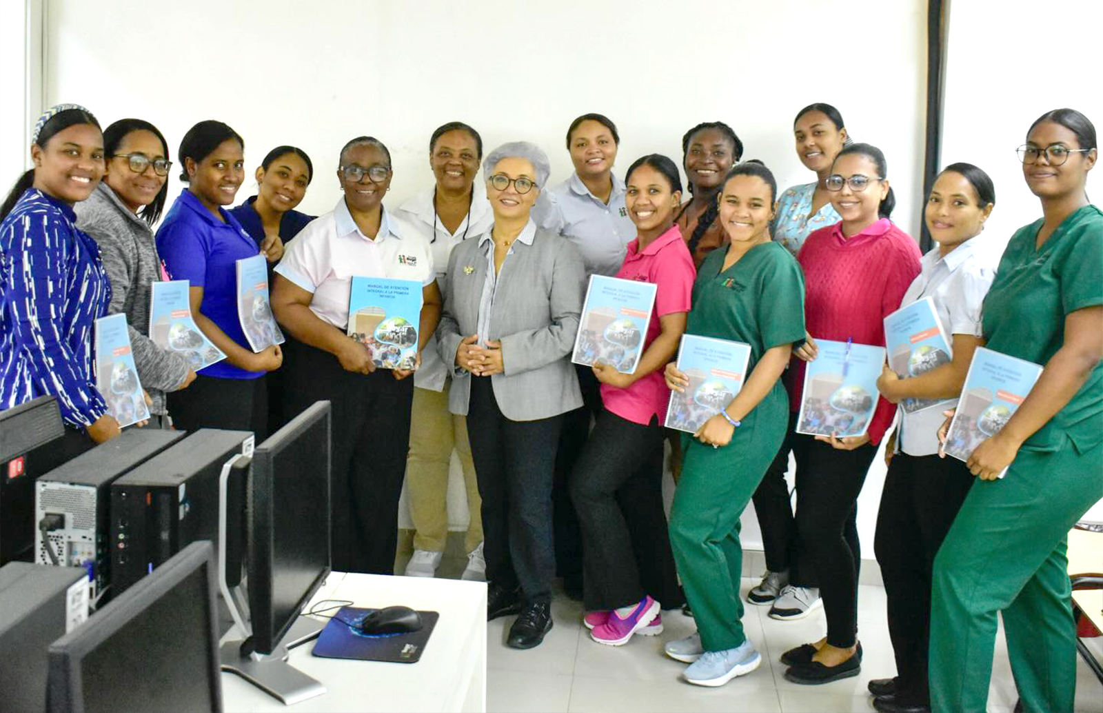 Doctora, pediatra, puericultora, josefina, luna, salud infantil, educación para la salud, bienestar familiar, conciliación familiar y laboral, prevención de violencia, atención a la primera infancia, protección infantil, crianza consciente, educacion sexual